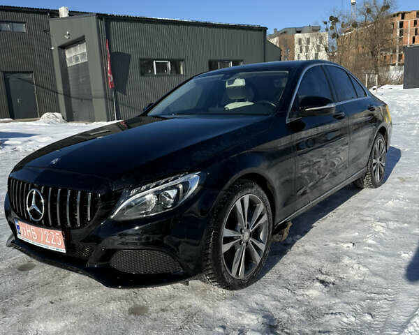 Черный Мерседес Ц-Класс, объемом двигателя 2 л и пробегом 128 тыс. км за 17500 $, фото 1 на Automoto.ua