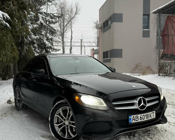 Черный Мерседес Ц-Класс, объемом двигателя 2 л и пробегом 205 тыс. км за 15600 $, фото 1 на Automoto.ua
