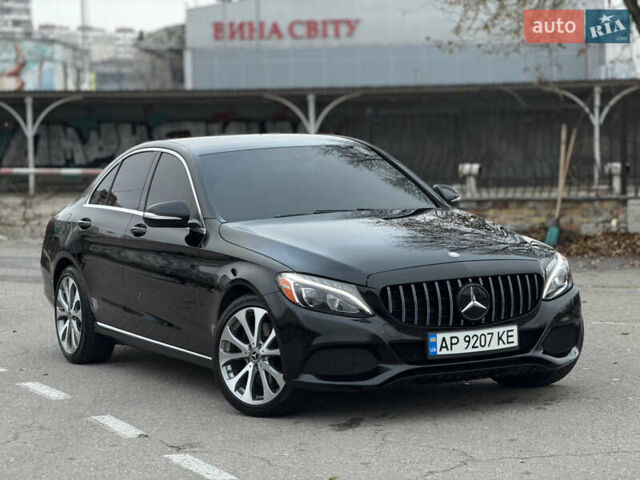 Черный Мерседес Ц-Класс, объемом двигателя 2 л и пробегом 98 тыс. км за 22500 $, фото 1 на Automoto.ua
