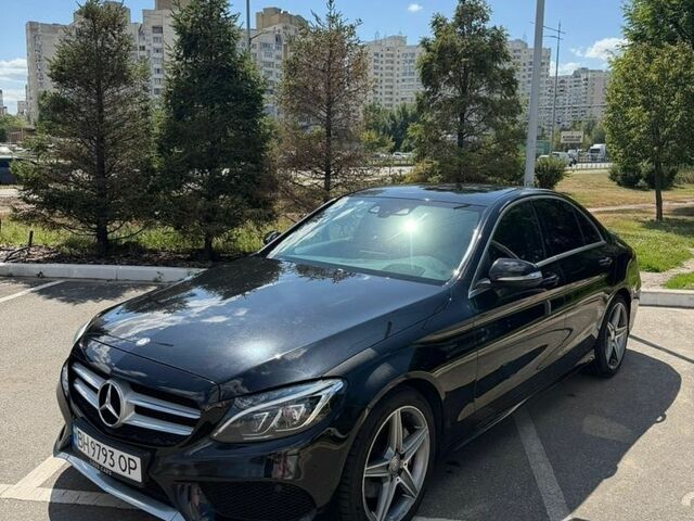 Чорний Мерседес Ц-Клас, об'ємом двигуна 2.2 л та пробігом 235 тис. км за 18000 $, фото 1 на Automoto.ua