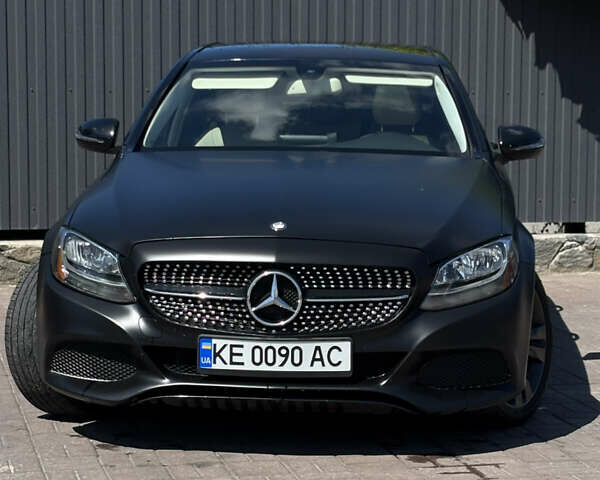 Черный Мерседес Ц-Класс, объемом двигателя 2 л и пробегом 155 тыс. км за 21200 $, фото 1 на Automoto.ua