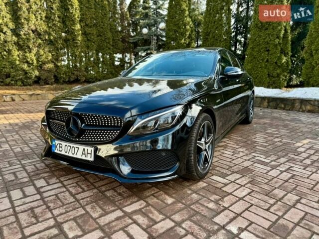 Черный Мерседес Ц-Класс, объемом двигателя 3 л и пробегом 135 тыс. км за 26000 $, фото 1 на Automoto.ua