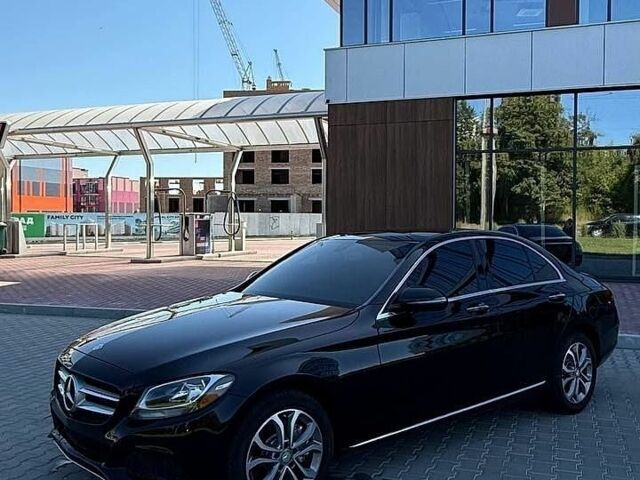 Чорний Мерседес Ц-Клас, об'ємом двигуна 2 л та пробігом 164 тис. км за 15550 $, фото 1 на Automoto.ua