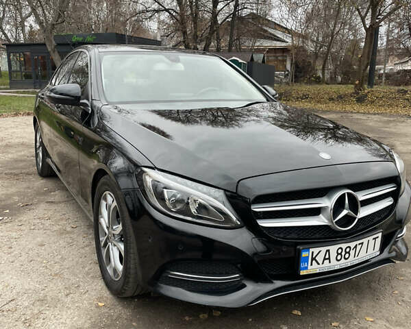 Черный Мерседес Ц-Класс, объемом двигателя 2.14 л и пробегом 340 тыс. км за 18999 $, фото 1 на Automoto.ua