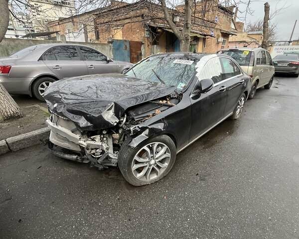 Чорний Мерседес Ц-Клас, об'ємом двигуна 2 л та пробігом 27 тис. км за 10000 $, фото 1 на Automoto.ua