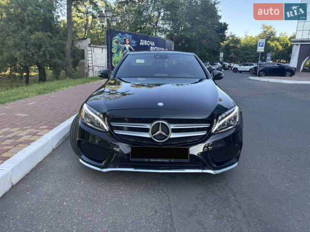 Чорний Мерседес Ц-Клас, об'ємом двигуна 1.99 л та пробігом 155 тис. км за 22000 $, фото 1 на Automoto.ua