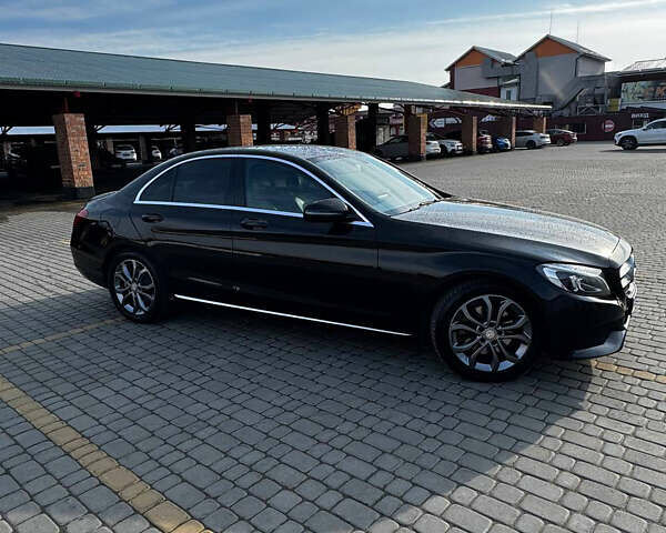 Черный Мерседес Ц-Класс, объемом двигателя 2.14 л и пробегом 167 тыс. км за 26000 $, фото 1 на Automoto.ua