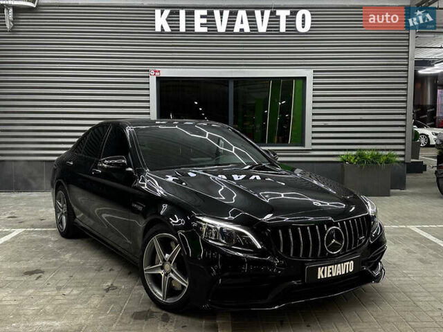 Чорний Мерседес Ц-Клас, об'ємом двигуна 3 л та пробігом 28 тис. км за 32500 $, фото 1 на Automoto.ua