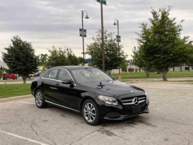 Черный Мерседес Ц-Класс, объемом двигателя 2 л и пробегом 110 тыс. км за 4700 $, фото 1 на Automoto.ua