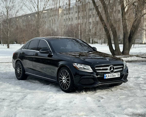 Черный Мерседес Ц-Класс, объемом двигателя 1.99 л и пробегом 208 тыс. км за 14900 $, фото 1 на Automoto.ua