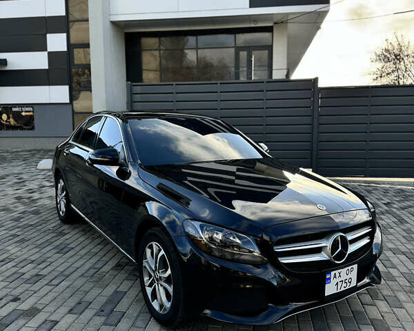 Чорний Мерседес Ц-Клас, об'ємом двигуна 2 л та пробігом 75 тис. км за 27500 $, фото 1 на Automoto.ua
