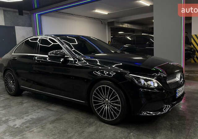 Чорний Мерседес Ц-Клас, об'ємом двигуна 1.99 л та пробігом 189 тис. км за 20800 $, фото 1 на Automoto.ua