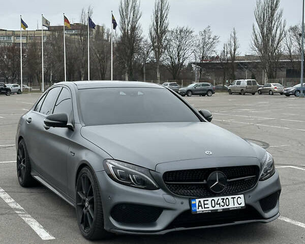 Черный Мерседес Ц-Класс, объемом двигателя 3 л и пробегом 56 тыс. км за 31490 $, фото 1 на Automoto.ua