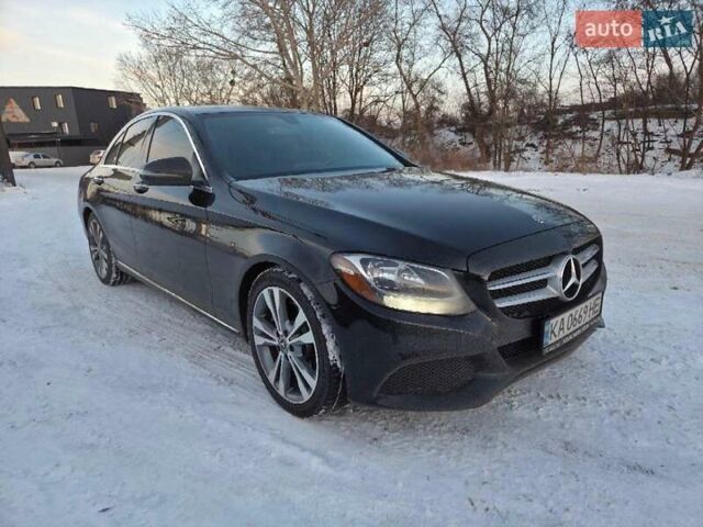 Черный Мерседес Ц-Класс, объемом двигателя 1.99 л и пробегом 85 тыс. км за 25999 $, фото 1 на Automoto.ua