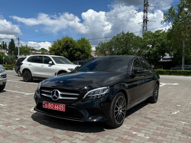 Чорний Мерседес Ц-Клас, об'ємом двигуна 2 л та пробігом 77 тис. км за 25900 $, фото 1 на Automoto.ua