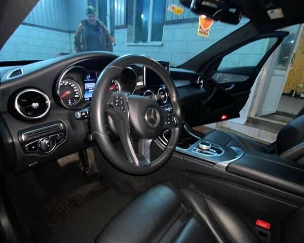 Черный Мерседес Ц-Класс, объемом двигателя 1.99 л и пробегом 40 тыс. км за 25000 $, фото 1 на Automoto.ua
