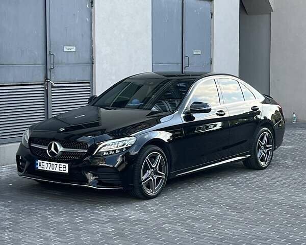 Чорний Мерседес Ц-Клас, об'ємом двигуна 1.5 л та пробігом 34 тис. км за 41000 $, фото 1 на Automoto.ua