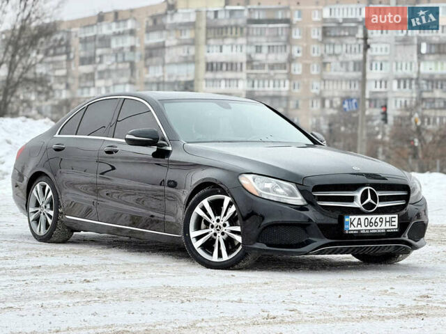 Черный Мерседес Ц-Класс, объемом двигателя 2 л и пробегом 85 тыс. км за 19900 $, фото 1 на Automoto.ua