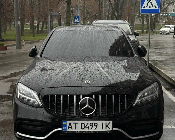 Чорний Мерседес Ц-Клас, об'ємом двигуна 1.99 л та пробігом 99 тис. км за 28200 $, фото 1 на Automoto.ua