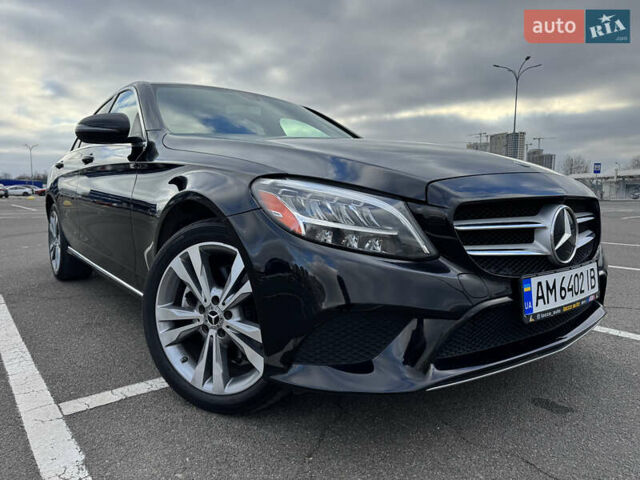 Черный Мерседес Ц-Класс, объемом двигателя 1.99 л и пробегом 68 тыс. км за 29900 $, фото 1 на Automoto.ua