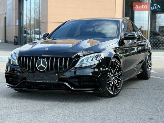 Чорний Мерседес Ц-Клас, об'ємом двигуна 3.98 л та пробігом 55 тис. км за 46000 $, фото 1 на Automoto.ua