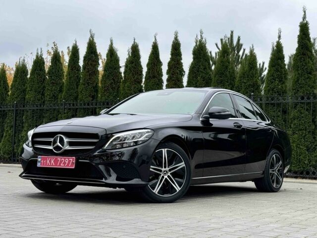 Черный Мерседес Ц-Класс, объемом двигателя 2.2 л и пробегом 75 тыс. км за 29500 $, фото 1 на Automoto.ua