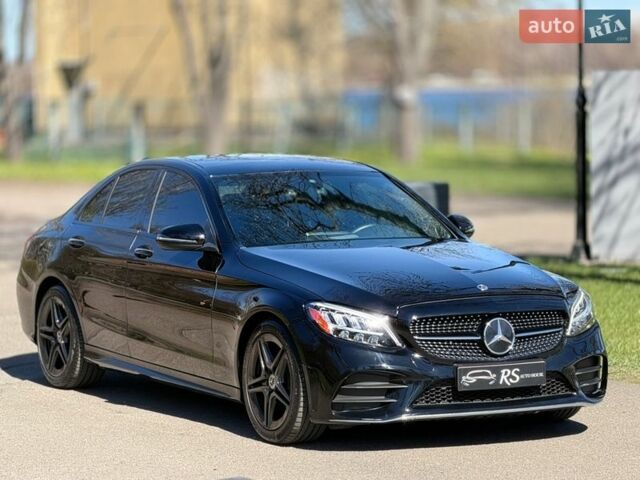 Черный Мерседес Ц-Класс, объемом двигателя 1.99 л и пробегом 37 тыс. км за 29900 $, фото 1 на Automoto.ua