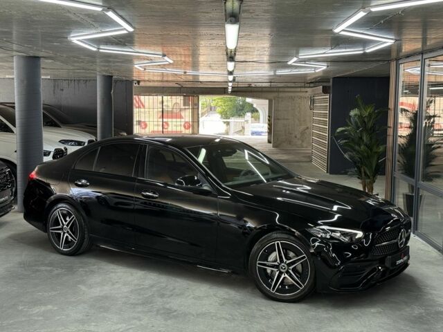 Черный Мерседес Ц-Класс, объемом двигателя 1.5 л и пробегом 14 тыс. км за 56000 $, фото 1 на Automoto.ua