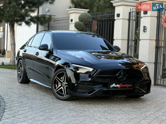 Чорний Мерседес Ц-Клас, об'ємом двигуна 2 л та пробігом 6 тис. км за 79900 $, фото 1 на Automoto.ua