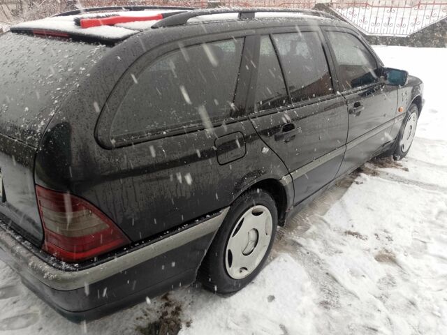 Чорний Мерседес Ц-Клас, об'ємом двигуна 1.8 л та пробігом 414 тис. км за 2900 $, фото 1 на Automoto.ua