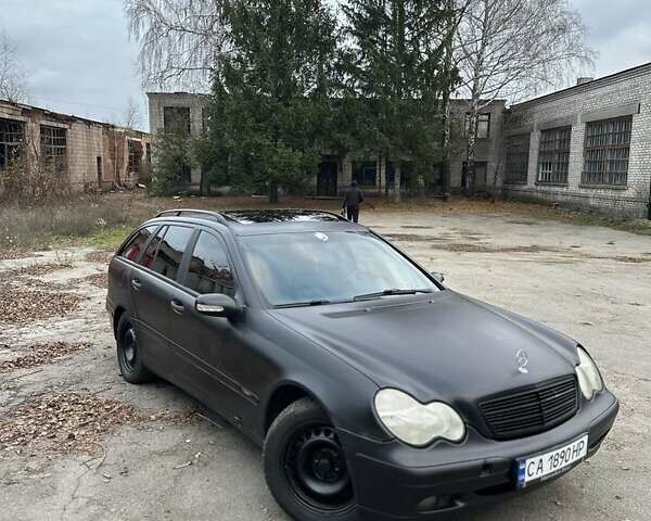 Чорний Мерседес Ц-Клас, об'ємом двигуна 2.6 л та пробігом 400 тис. км за 3600 $, фото 1 на Automoto.ua