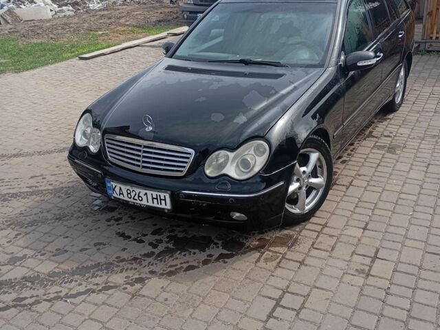 Черный Мерседес Ц-Класс, объемом двигателя 2.7 л и пробегом 352 тыс. км за 2700 $, фото 1 на Automoto.ua