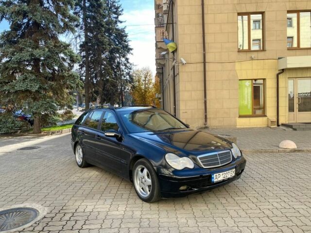 Черный Мерседес Ц-Класс, объемом двигателя 2.2 л и пробегом 250 тыс. км за 2950 $, фото 1 на Automoto.ua