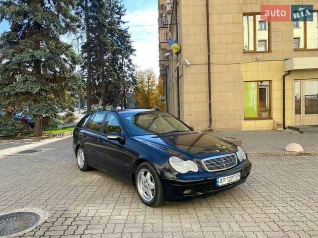 Черный Мерседес Ц-Класс, объемом двигателя 2.15 л и пробегом 250 тыс. км за 2950 $, фото 1 на Automoto.ua