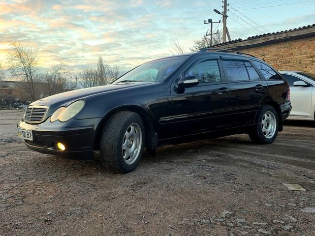 Чорний Мерседес Ц-Клас, об'ємом двигуна 1.8 л та пробігом 350 тис. км за 3800 $, фото 1 на Automoto.ua
