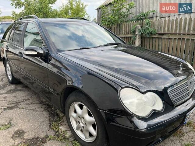 Чорний Мерседес Ц-Клас, об'ємом двигуна 2.2 л та пробігом 399 тис. км за 3000 $, фото 1 на Automoto.ua