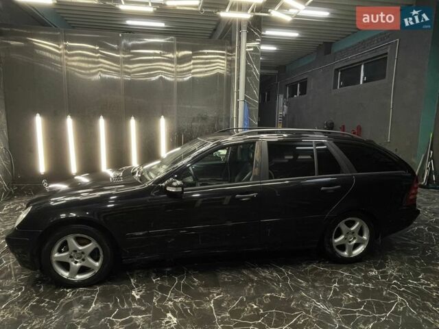 Черный Мерседес Ц-Класс, объемом двигателя 1.8 л и пробегом 219 тыс. км за 4500 $, фото 1 на Automoto.ua