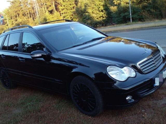 Черный Мерседес Ц-Класс, объемом двигателя 0 л и пробегом 258 тыс. км за 8599 $, фото 1 на Automoto.ua