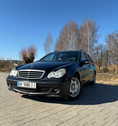 Черный Мерседес Ц-Класс, объемом двигателя 2.15 л и пробегом 600 тыс. км за 4600 $, фото 1 на Automoto.ua