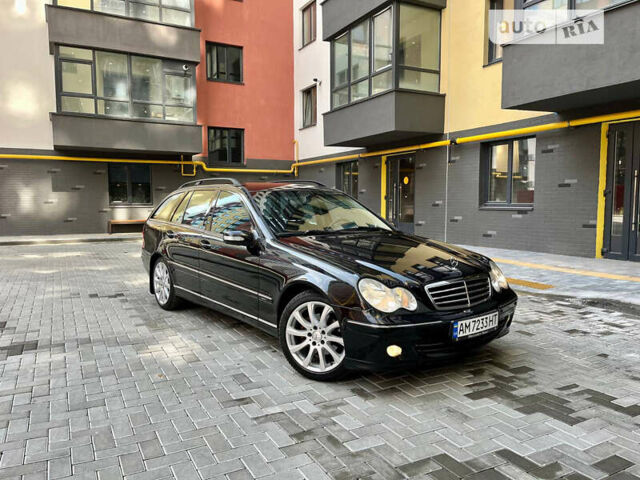 Черный Мерседес Ц-Класс, объемом двигателя 1.8 л и пробегом 204 тыс. км за 6599 $, фото 1 на Automoto.ua