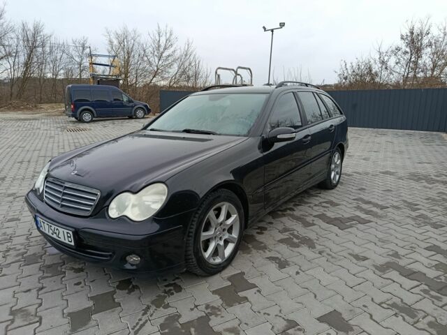 Черный Мерседес Ц-Класс, объемом двигателя 2.1 л и пробегом 284 тыс. км за 5200 $, фото 1 на Automoto.ua
