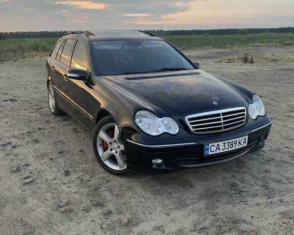 Черный Мерседес Ц-Класс, объемом двигателя 1.8 л и пробегом 260 тыс. км за 6000 $, фото 1 на Automoto.ua