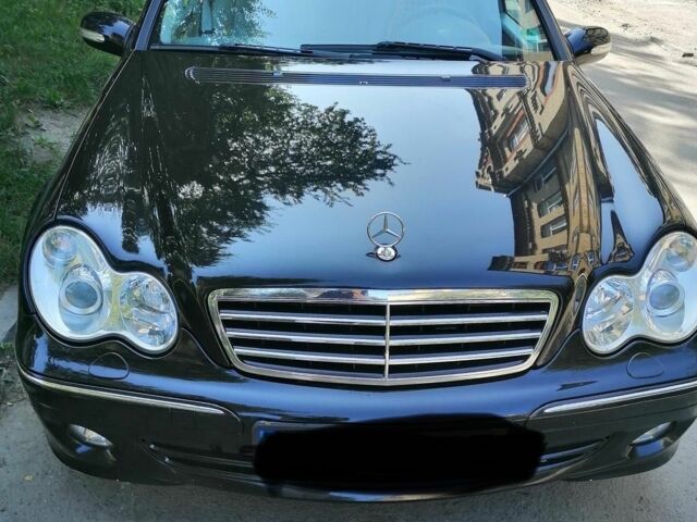 Черный Мерседес Ц-Класс, объемом двигателя 2.2 л и пробегом 3 тыс. км за 6420 $, фото 1 на Automoto.ua