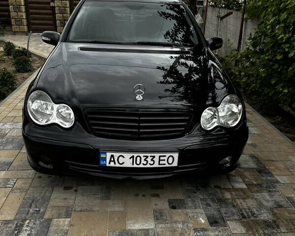 Чорний Мерседес Ц-Клас, об'ємом двигуна 2.2 л та пробігом 377 тис. км за 5700 $, фото 1 на Automoto.ua