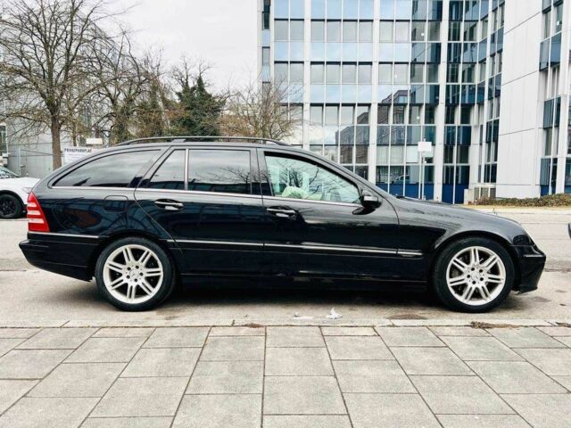 Чорний Мерседес Ц-Клас, об'ємом двигуна 3 л та пробігом 350 тис. км за 3800 $, фото 1 на Automoto.ua