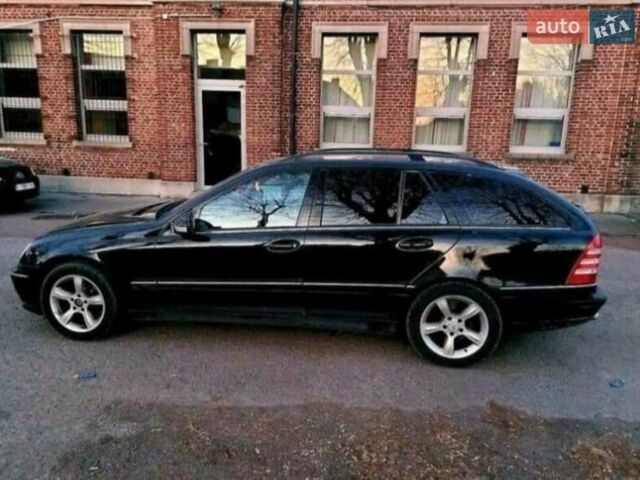 Черный Мерседес Ц-Класс, объемом двигателя 2.15 л и пробегом 321 тыс. км за 9133 $, фото 1 на Automoto.ua