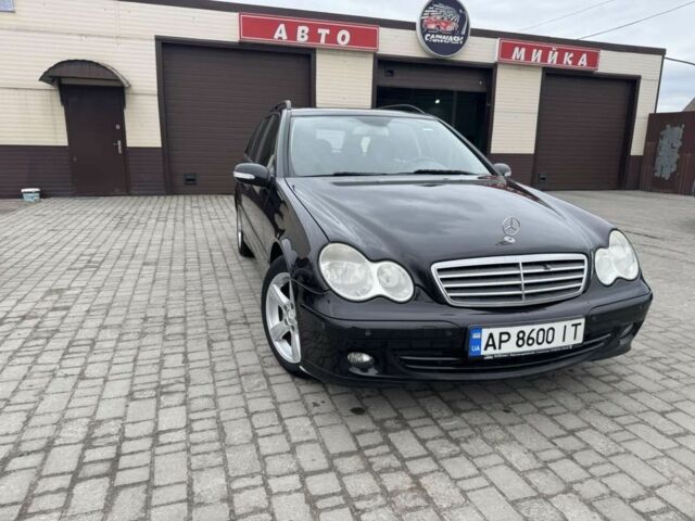 Чорний Мерседес Ц-Клас, об'ємом двигуна 2.1 л та пробігом 272 тис. км за 5500 $, фото 1 на Automoto.ua