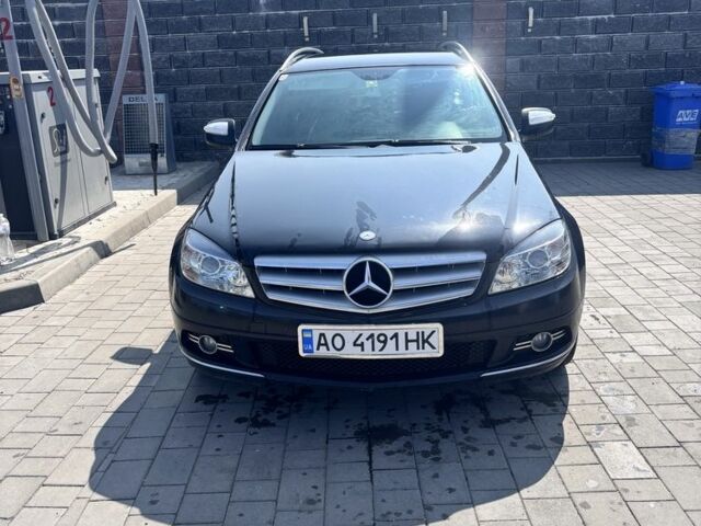 Черный Мерседес Ц-Класс, объемом двигателя 2.1 л и пробегом 500 тыс. км за 7000 $, фото 1 на Automoto.ua