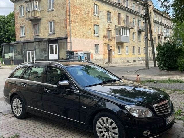 Черный Мерседес Ц-Класс, объемом двигателя 1.8 л и пробегом 125 тыс. км за 9300 $, фото 1 на Automoto.ua