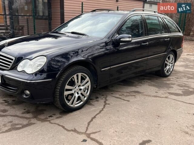 Чорний Мерседес Ц-Клас, об'ємом двигуна 2.99 л та пробігом 288 тис. км за 7200 $, фото 1 на Automoto.ua